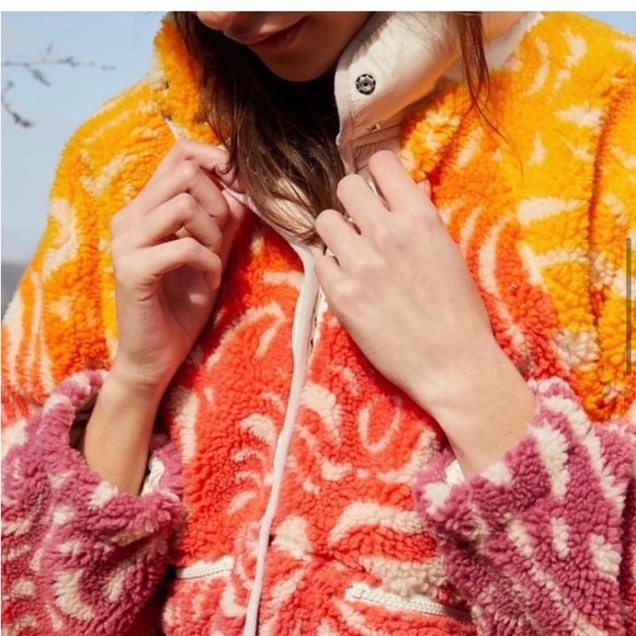 FP Movement Hit the Slopes Rocky Ridge Marigold Combo Printed Fleece Jacket NWOT - Picture 11 of 13